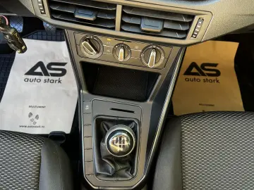 Volkswagen Polo Gen-Vi-2017