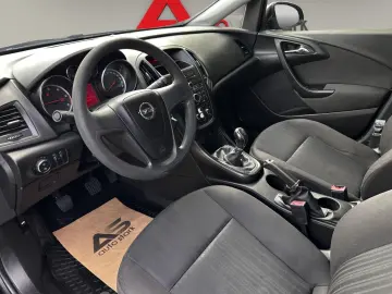 Opel Astra Gen-J-2009-2018