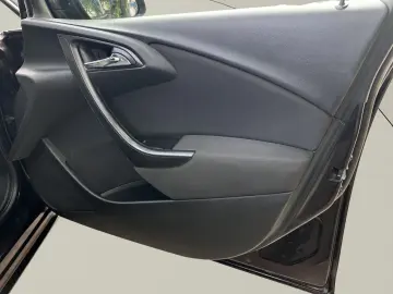 Opel Astra Gen-J-2009-2018