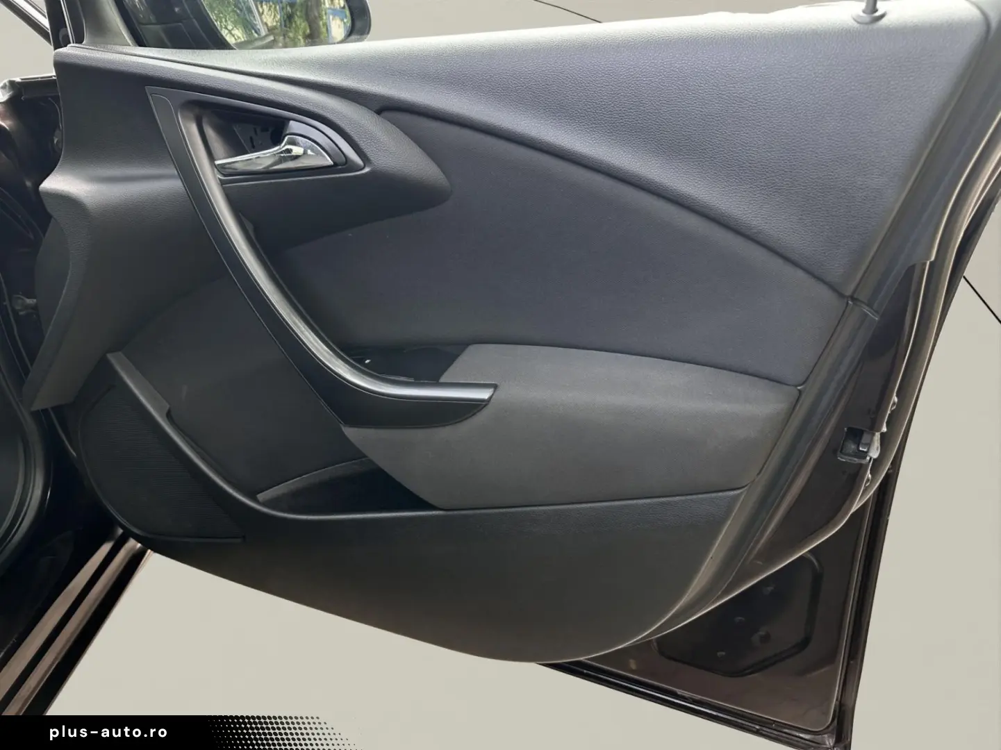 Opel Astra Gen-J-2009-2018