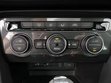 Volkswagen Tiguan Gen-Ii-2016