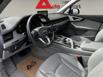 Audi Q7 Gen-4M-2015