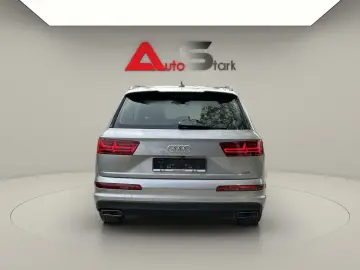 Audi Q7 Gen-4M-2015
