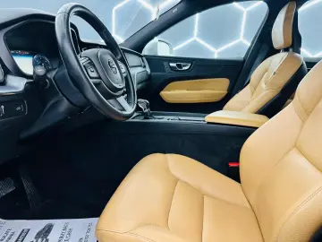 VOLVO Xc-60 2019 2.0D E6 4X4 Garantie 12 Luni Rate Avans 0 D