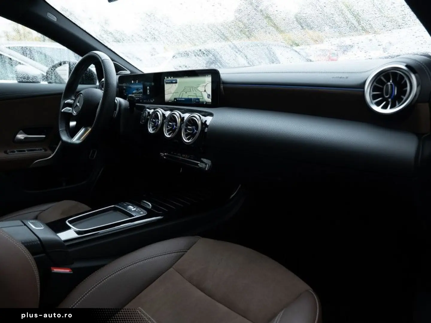 MERCEDES-BENZ CLA 220 d AMG-Sport MLB Pano Burm Distr Totw