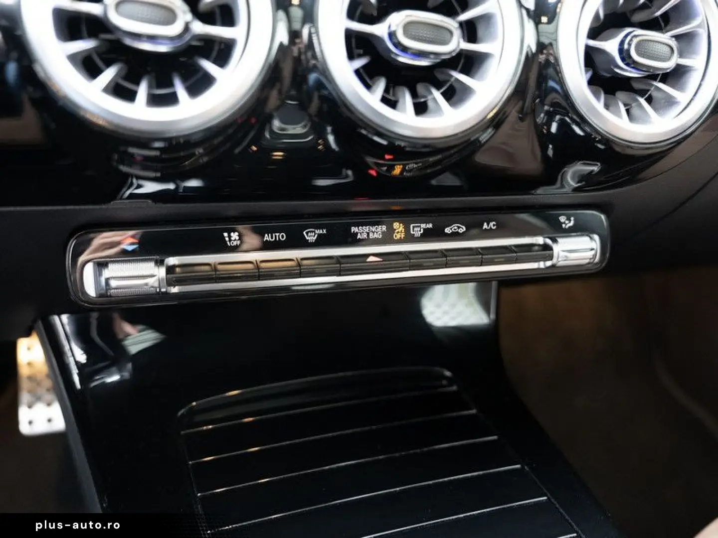 MERCEDES-BENZ CLA 220 d AMG-Sport MLB Pano Burm Distr Totw