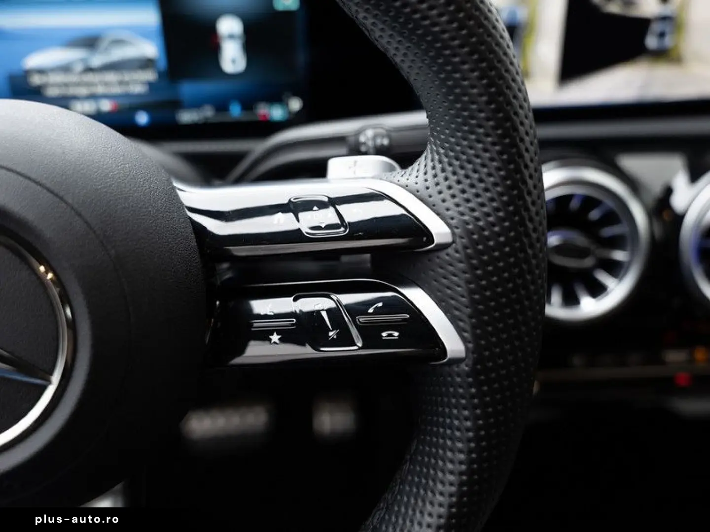 MERCEDES-BENZ CLA 220 d AMG-Sport MLB Pano Burm Distr Totw