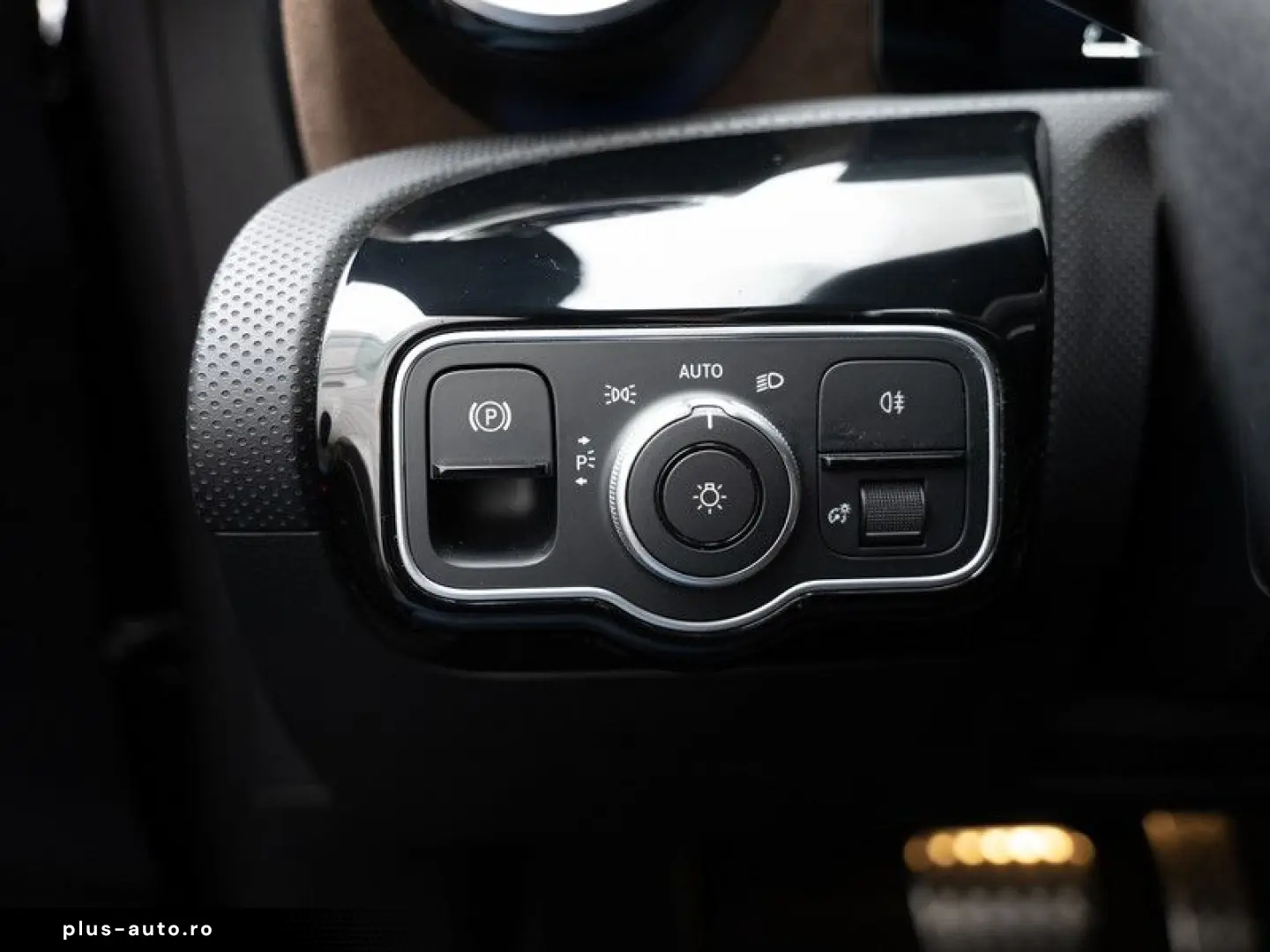 MERCEDES-BENZ CLA 220 d AMG-Sport MLB Pano Burm Distr Totw