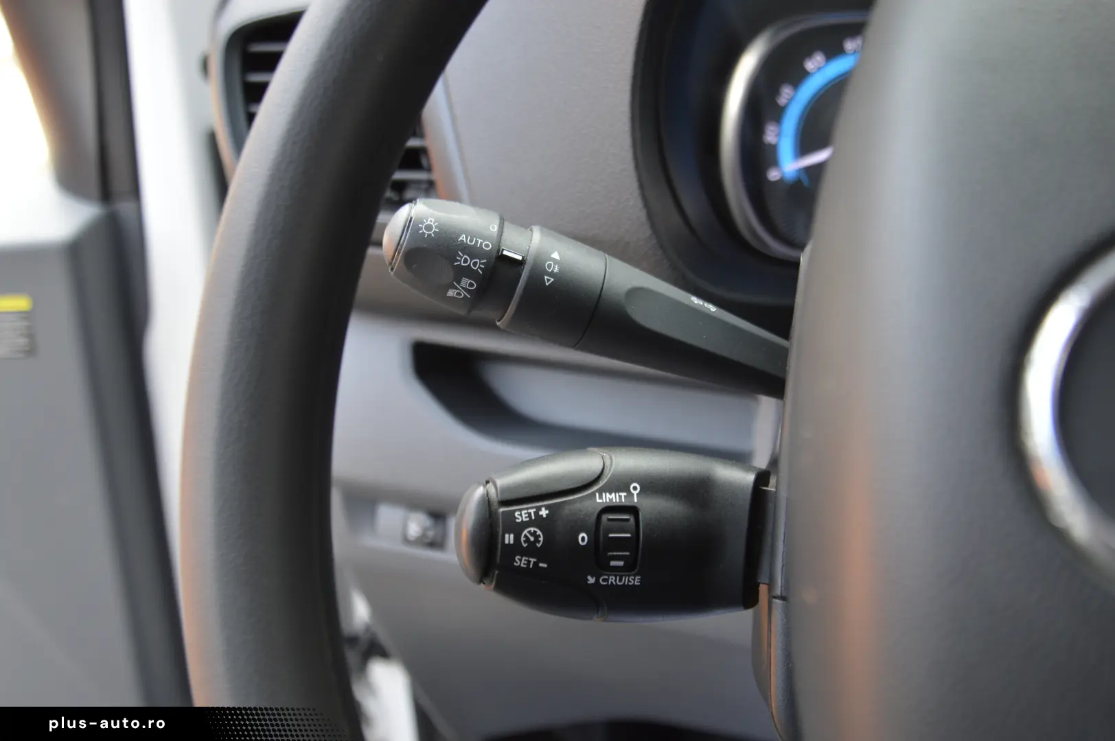 OPEL  VIVARO ELECTRIC 75KW