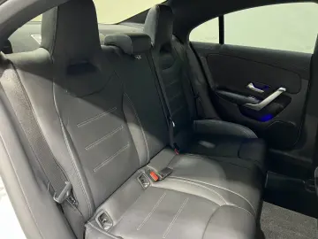 MERCEDES-BENZ CLA 220 d AMG Line Night MultiBeam Totwinkel