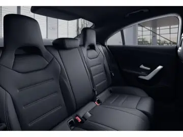 MERCEDES-BENZ CLA 220 d Coupé AMG-Sport Night Ambiente