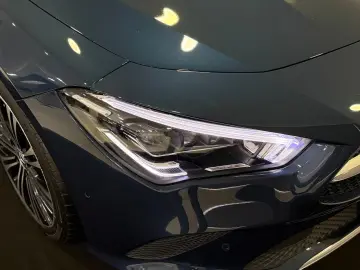 MERCEDES-BENZ CLA 220 d 4M URBAN  PANO MEMO SHZ LEDER 360