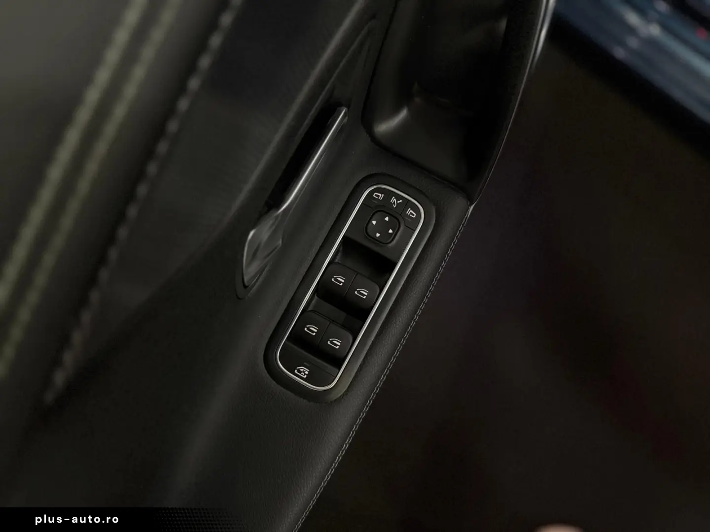 MERCEDES-BENZ CLA 220 d 4M URBAN  PANO MEMO SHZ LEDER 360