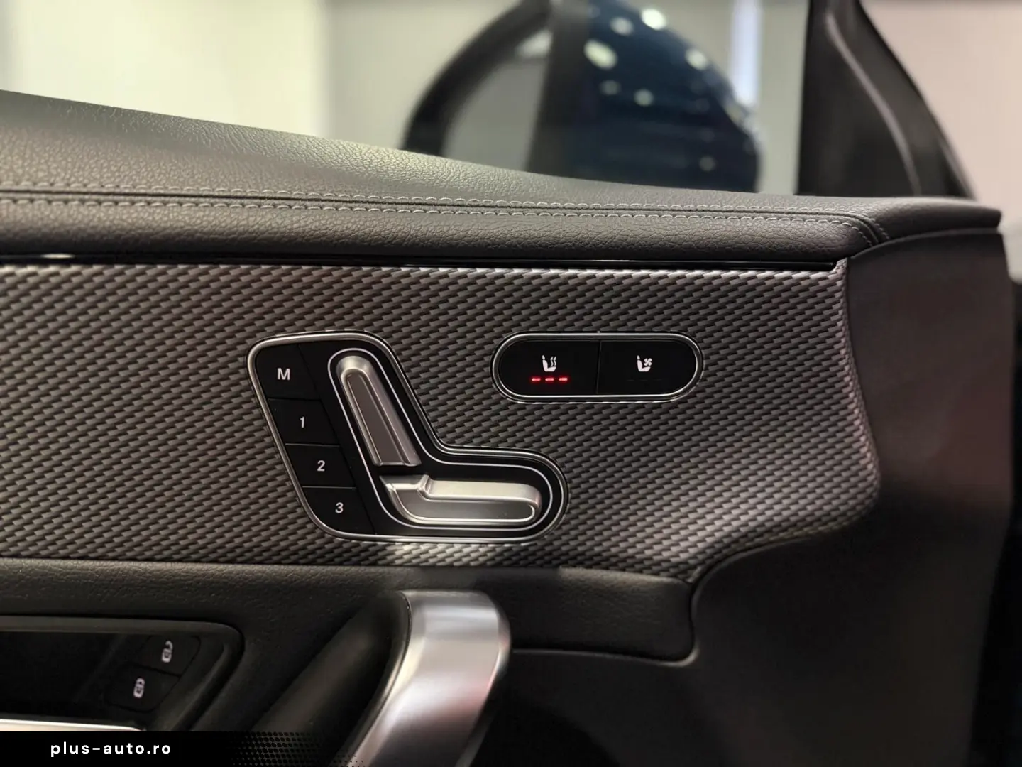 MERCEDES-BENZ CLA 220 d 4M URBAN  PANO MEMO SHZ LEDER 360