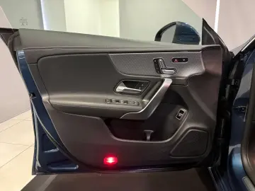 MERCEDES-BENZ CLA 220 d 4M URBAN  PANO MEMO SHZ LEDER 360