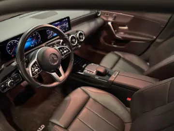 MERCEDES-BENZ CLA 220 d 4M URBAN  PANO MEMO SHZ LEDER 360