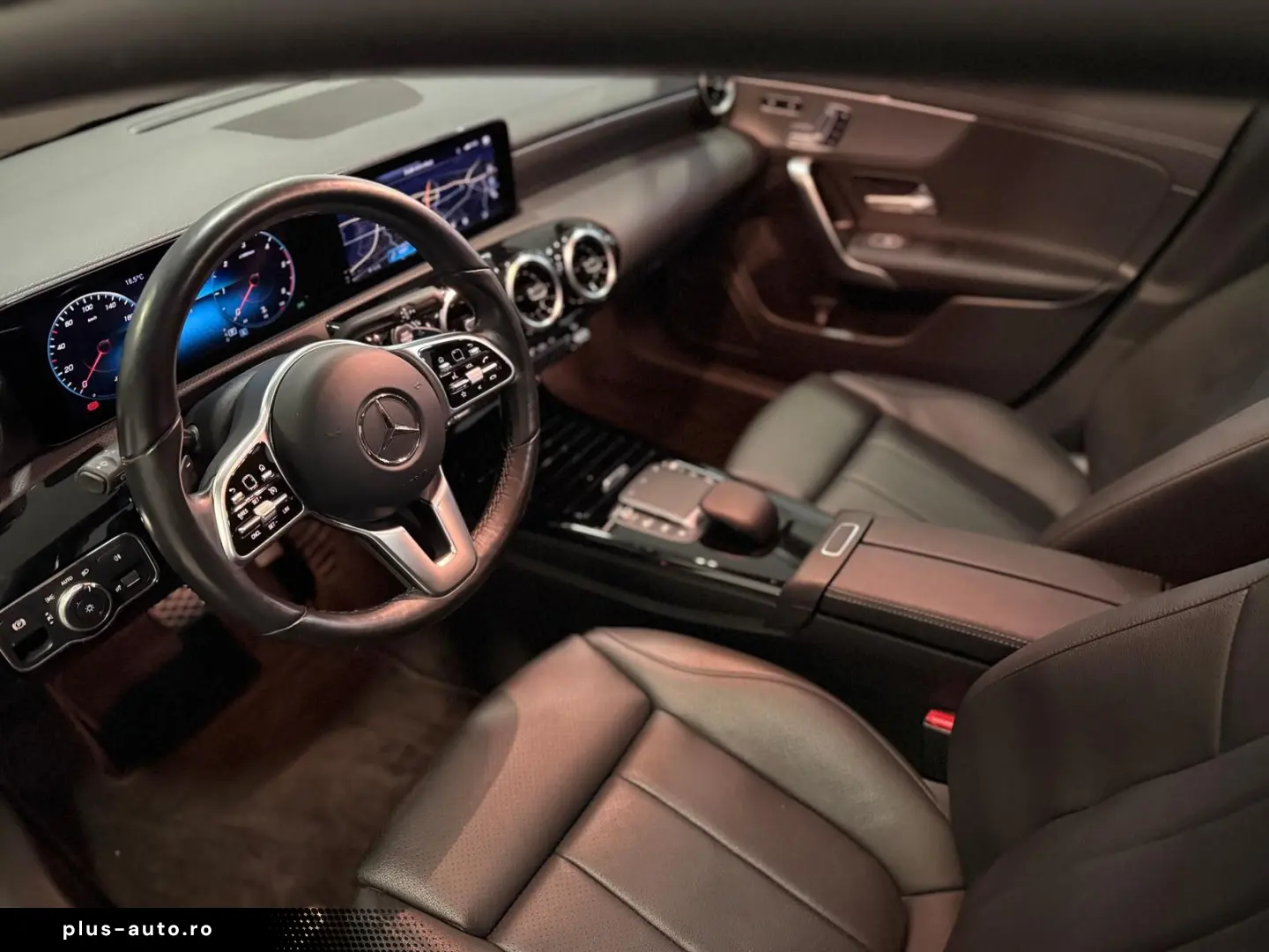 MERCEDES-BENZ CLA 220 d 4M URBAN  PANO MEMO SHZ LEDER 360