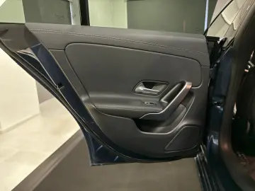 MERCEDES-BENZ CLA 220 d 4M URBAN  PANO MEMO SHZ LEDER 360