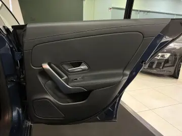 MERCEDES-BENZ CLA 220 d 4M URBAN  PANO MEMO SHZ LEDER 360