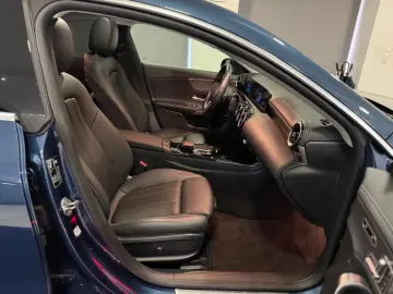 MERCEDES-BENZ CLA 220 d 4M URBAN  PANO MEMO SHZ LEDER 360