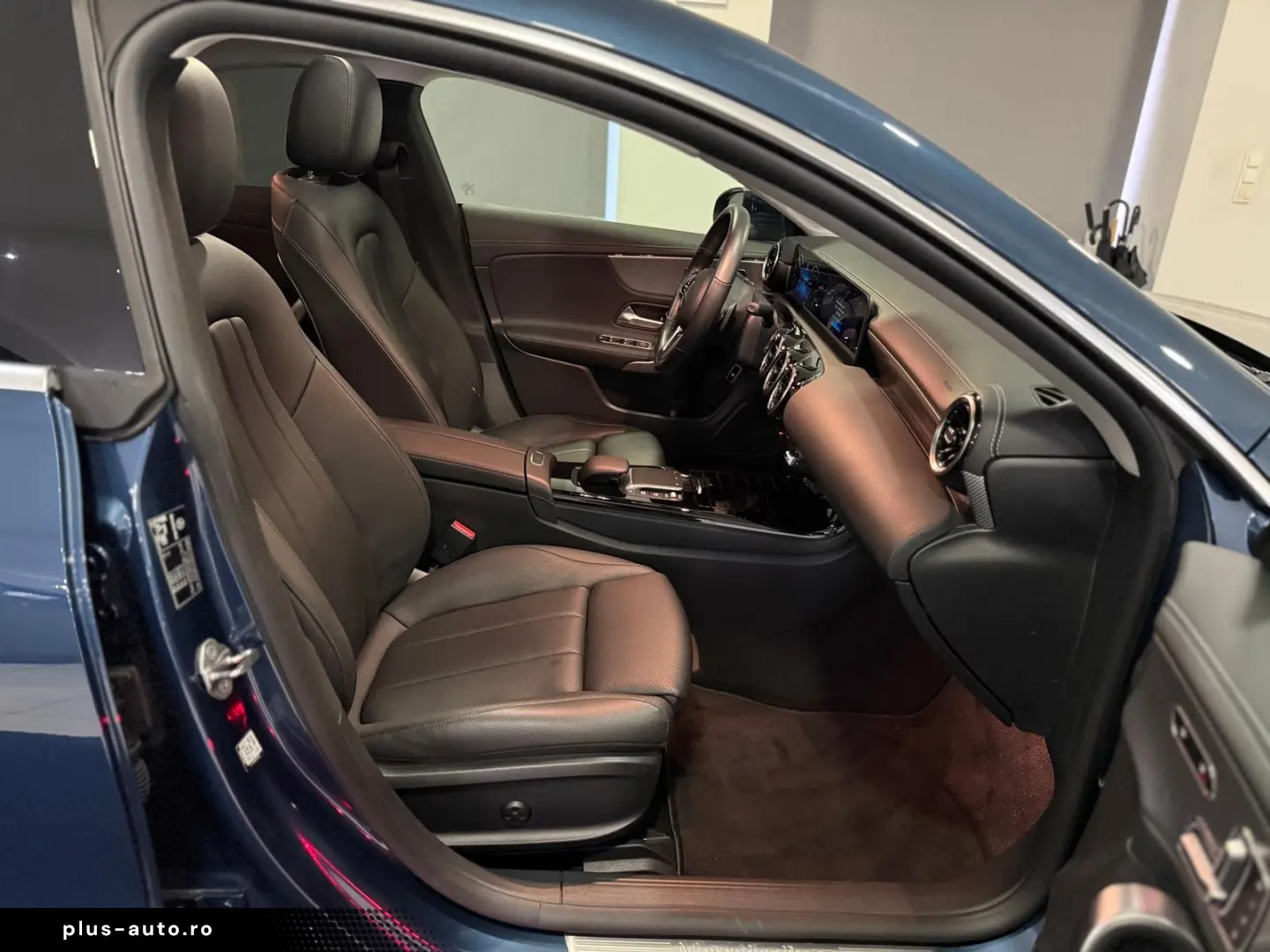 MERCEDES-BENZ CLA 220 d 4M URBAN  PANO MEMO SHZ LEDER 360