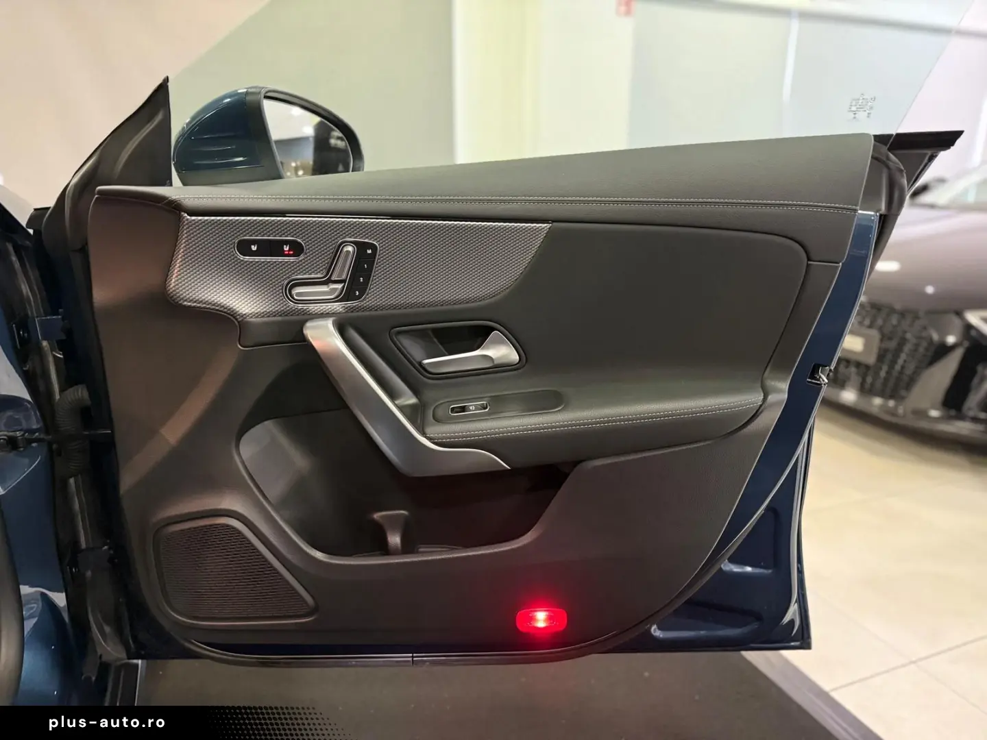 MERCEDES-BENZ CLA 220 d 4M URBAN  PANO MEMO SHZ LEDER 360