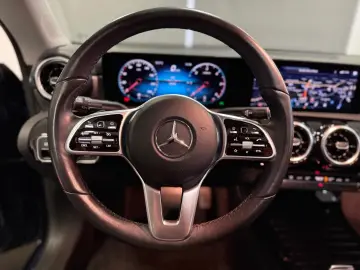 MERCEDES-BENZ CLA 220 d 4M URBAN  PANO MEMO SHZ LEDER 360