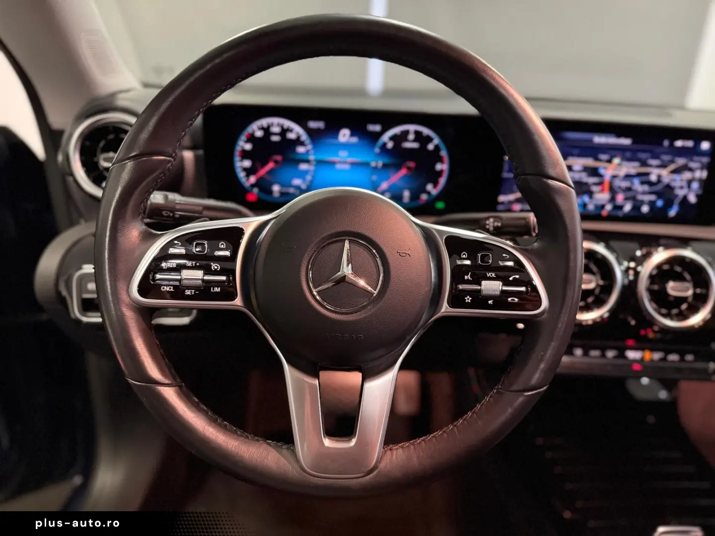 MERCEDES-BENZ CLA 220 d 4M URBAN  PANO MEMO SHZ LEDER 360