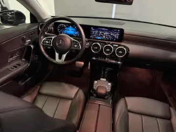 MERCEDES-BENZ CLA 220 d 4M URBAN  PANO MEMO SHZ LEDER 360