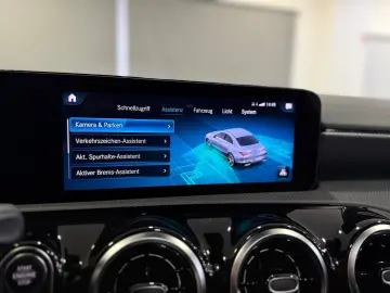 MERCEDES-BENZ CLA 220 d 4M URBAN  PANO MEMO SHZ LEDER 360