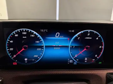 MERCEDES-BENZ CLA 220 d 4M URBAN  PANO MEMO SHZ LEDER 360