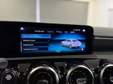 MERCEDES-BENZ CLA 220 d 4M URBAN  PANO MEMO SHZ LEDER 360