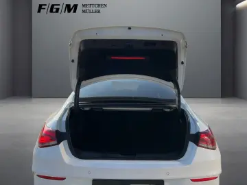 MERCEDES-BENZ CLA 220 d AMG Line LED Pano Sitzhz Carplay