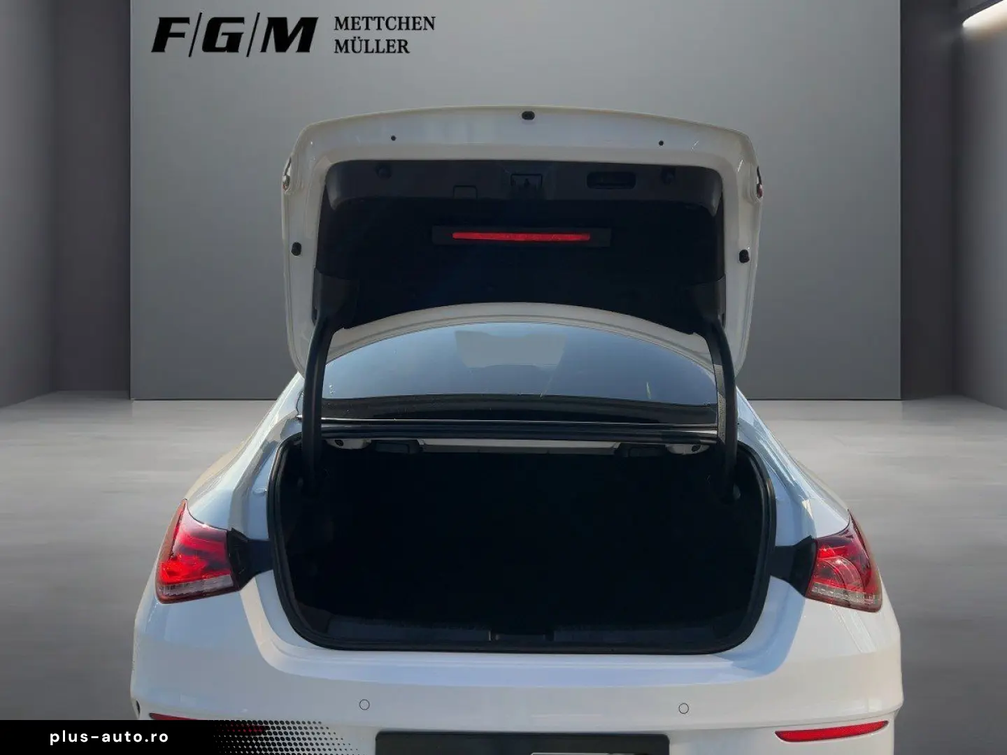 MERCEDES-BENZ CLA 220 d AMG Line LED Pano Sitzhz Carplay