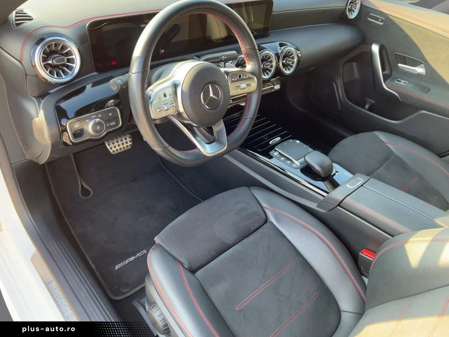 MERCEDES-BENZ CLA 220 d AMG Line LED Pano Sitzhz Carplay