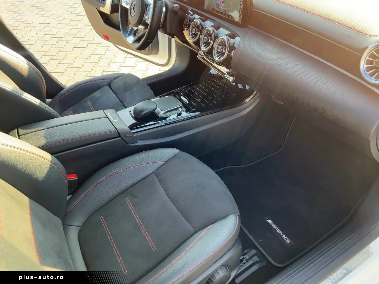 MERCEDES-BENZ CLA 220 d AMG Line LED Pano Sitzhz Carplay