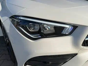 MERCEDES-BENZ CLA 220 d AMG Line LED Pano Sitzhz Carplay