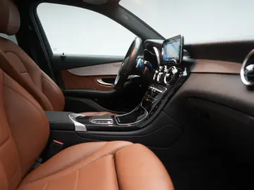 MERCEDES-BENZ GLC 220 d 4Matic 9G-Tronic AMG Leder Burmes