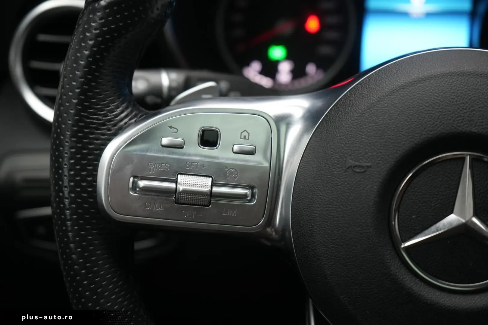 MERCEDES-BENZ GLC 220 d 4Matic 9G-Tronic AMG Leder Burmes