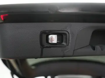 MERCEDES-BENZ GLC 220 d 4Matic 9G-Tronic AMG Leder Burmes