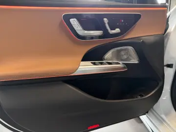 MERCEDES-BENZ E 450 d 4M AMG Night BURM®4D SUPERSCREEN PANO