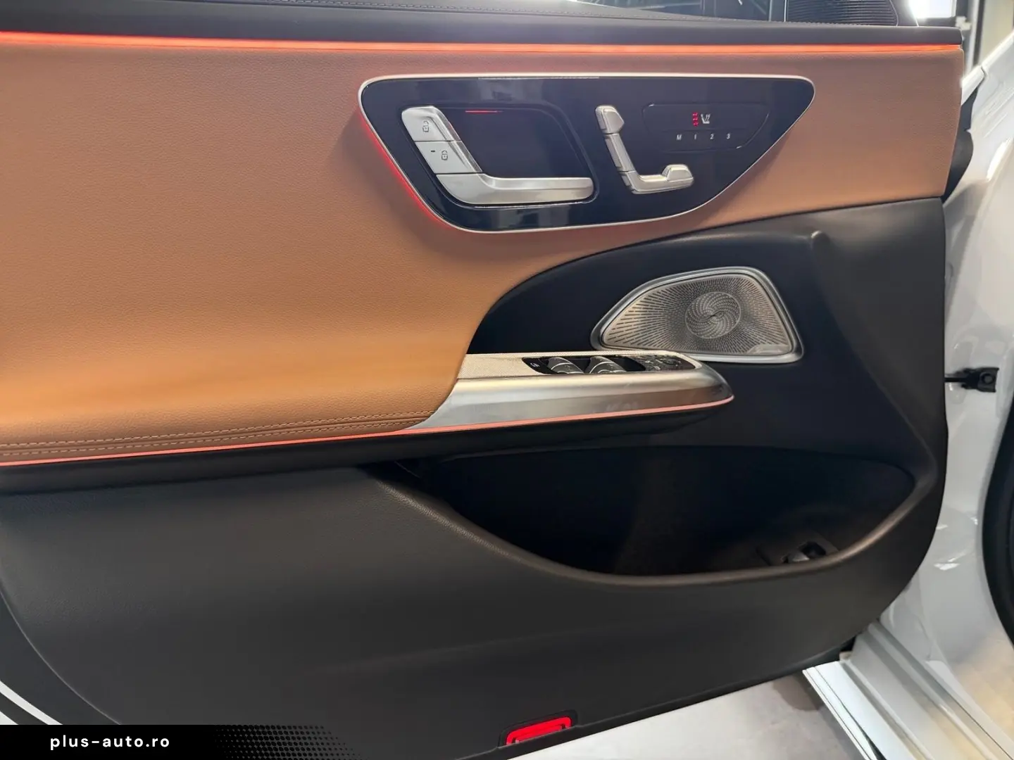 MERCEDES-BENZ E 450 d 4M AMG Night BURM®4D SUPERSCREEN PANO