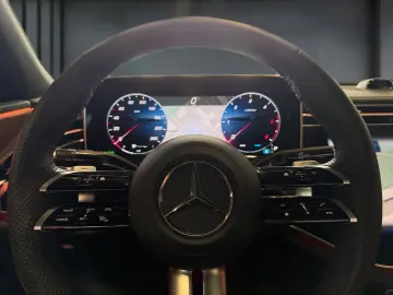 MERCEDES-BENZ E 450 d 4M AMG Night BURM®4D SUPERSCREEN PANO