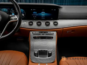 MERCEDES-BENZ CLS 450 4MATIC Premium  Pano Burmester HUD