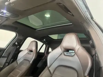 PORSCHE Panamera Turbo E-Hybrid 1.Hd.