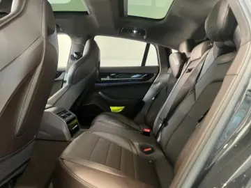 PORSCHE Panamera Turbo E-Hybrid 1.Hd.