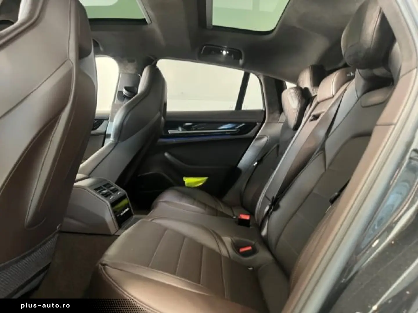 PORSCHE Panamera Turbo E-Hybrid 1.Hd.