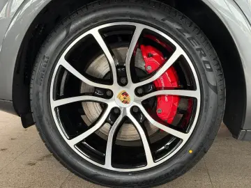 PORSCHE Cayenne Coupe GTS LUFT PANO 360  BOSE