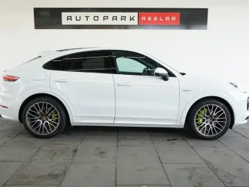 PORSCHE Cayenne Coupe E-Hybrid SportDesign Abgas Matrix