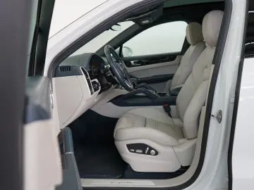 PORSCHE Cayenne Coupe E-Hybrid SportDesign Abgas Matrix